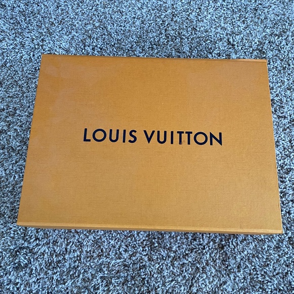 Size 9 Mens Louis Vuitton navy monogrammed sneaker/boot - Picture 2 of 8